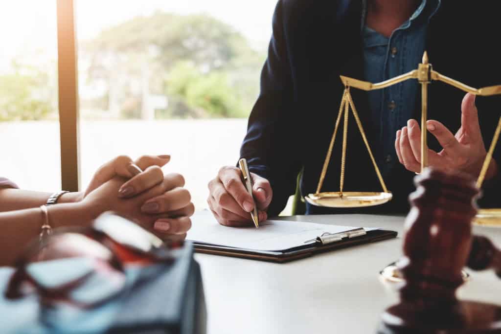 Court Applications vs. Mediation: A Less Stressful Path with EH Mediation Derby